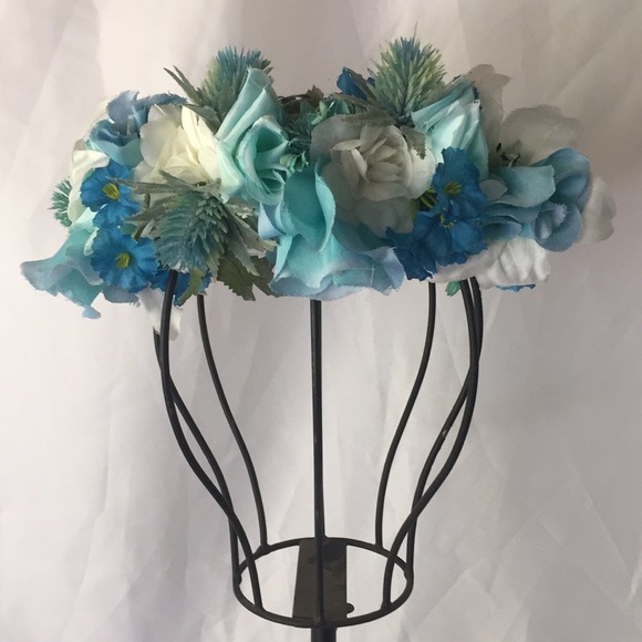 Artificial flower crown
